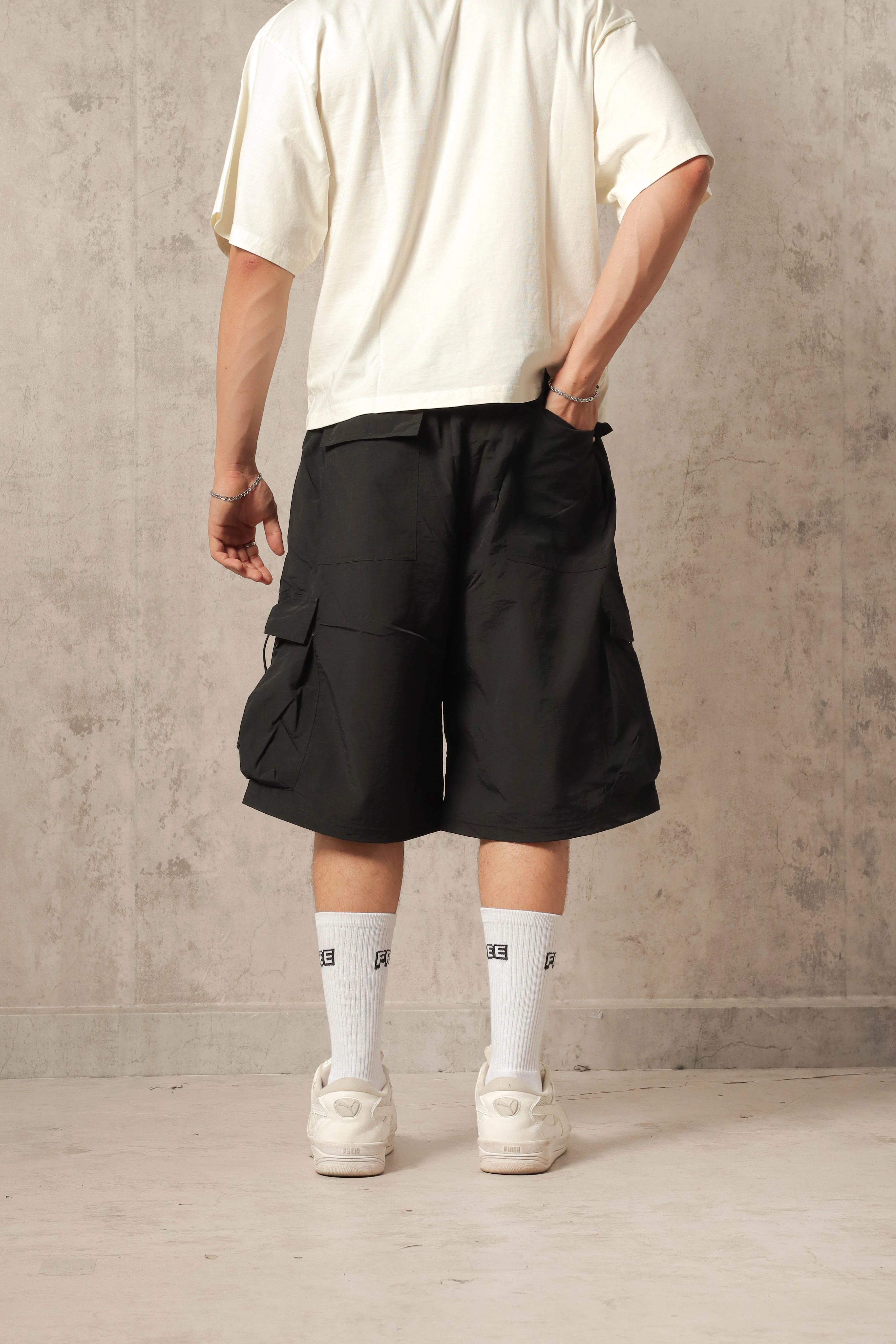 SHORT PARACHUTE CARGO NEGRO - Image 3