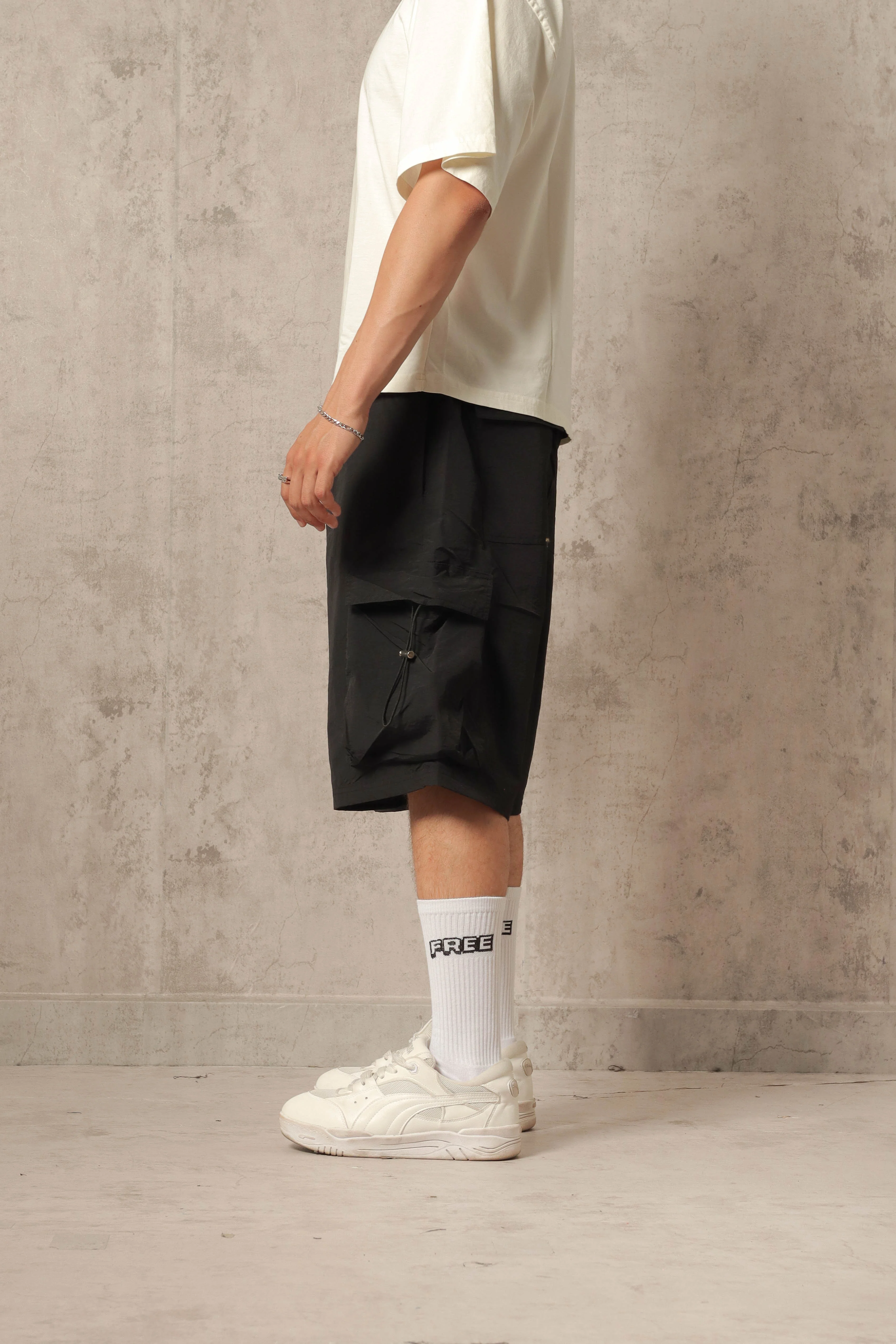 SHORT PARACHUTE CARGO NEGRO - Image 4